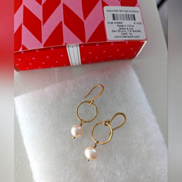 Stella & Dot Gold Grace Pearl Earrings - Picture 4 of 5
